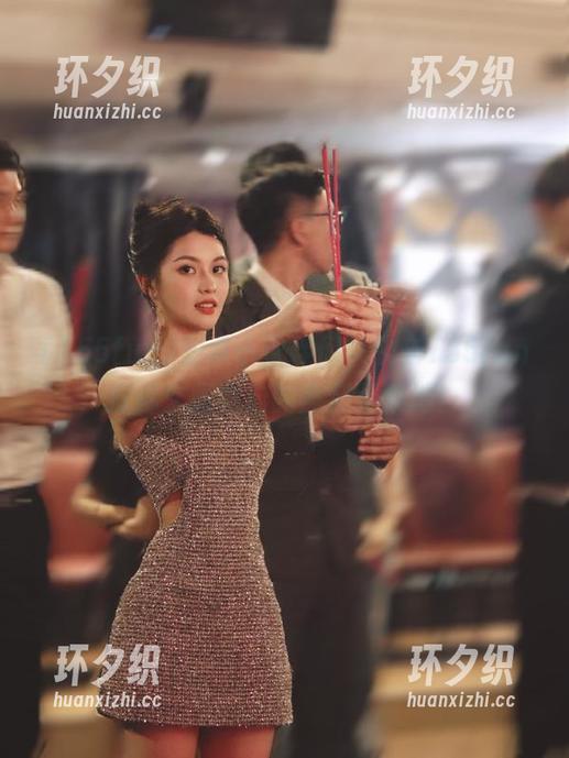155fun 安卓小伙伴们,快来155fun探秘朱唇微启的黑料聚集地!