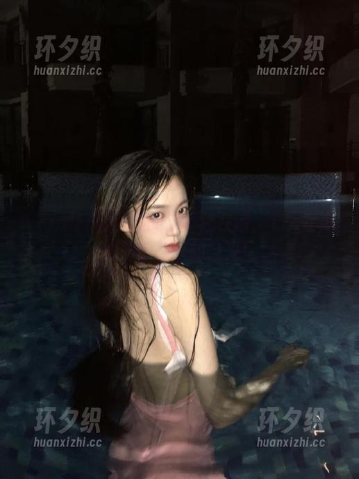 手里的安卓还在滑，17c吃瓜瞬间抓住我的目光！