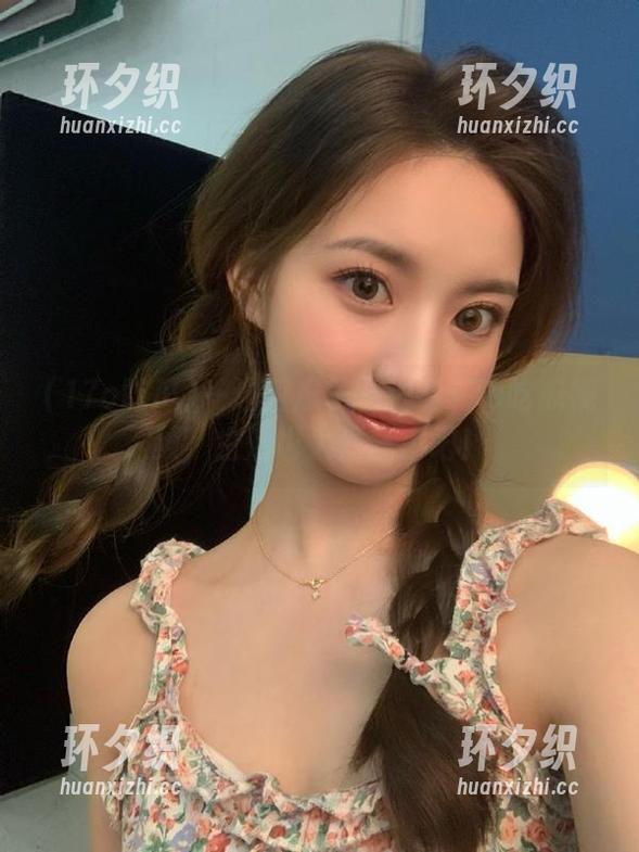 17c吃瓜 一边嗑瓜子一边看17c吃瓜视频,生活也太惬意了吧!