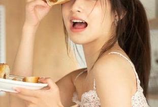 在首页，91吃瓜中心今天的暗夜瓜有没有光怪陆离的剧情？
