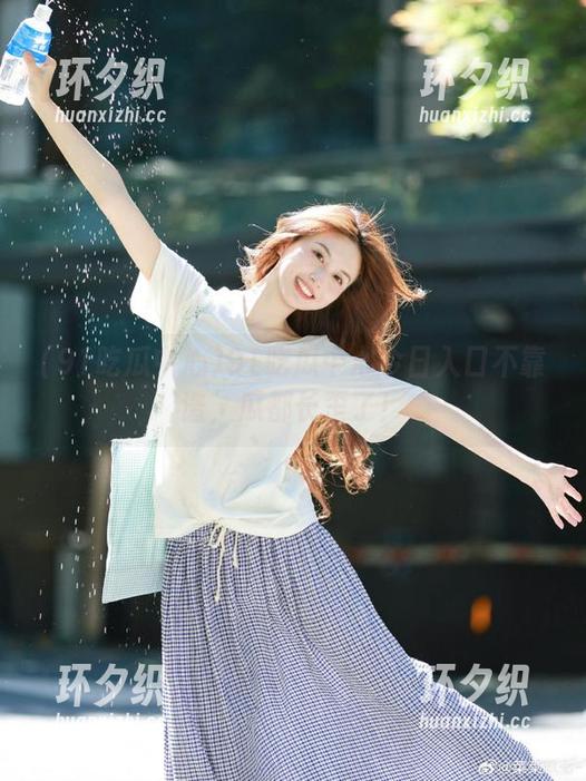 91吃瓜中心 91吃瓜中心今日入口不靠谱,瓜都长歪了!