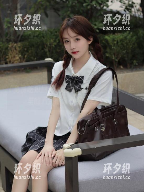 “免费吃瓜网”传送门：这里的八卦能让你熬夜到一眨眼