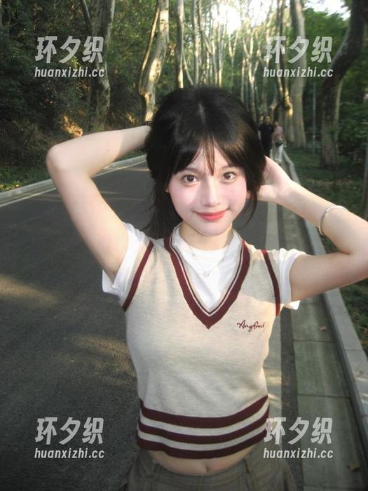 吃瓜网 “吃瓜网”有个“朝阳app”分享专栏,潜水久了终于浮出水面,内容有点让人想歪……