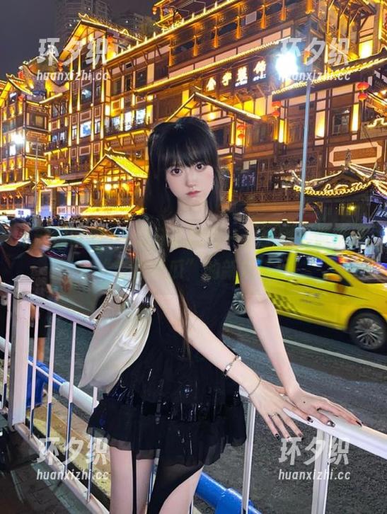 带你吃瓜 一边分享新闻一边追剧,似乎是“带你吃瓜”的新玩法!