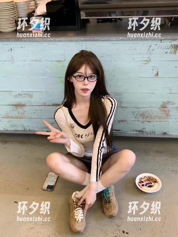 踏入黑料正能量zzzttt的登录界面，传送门好像在召唤我